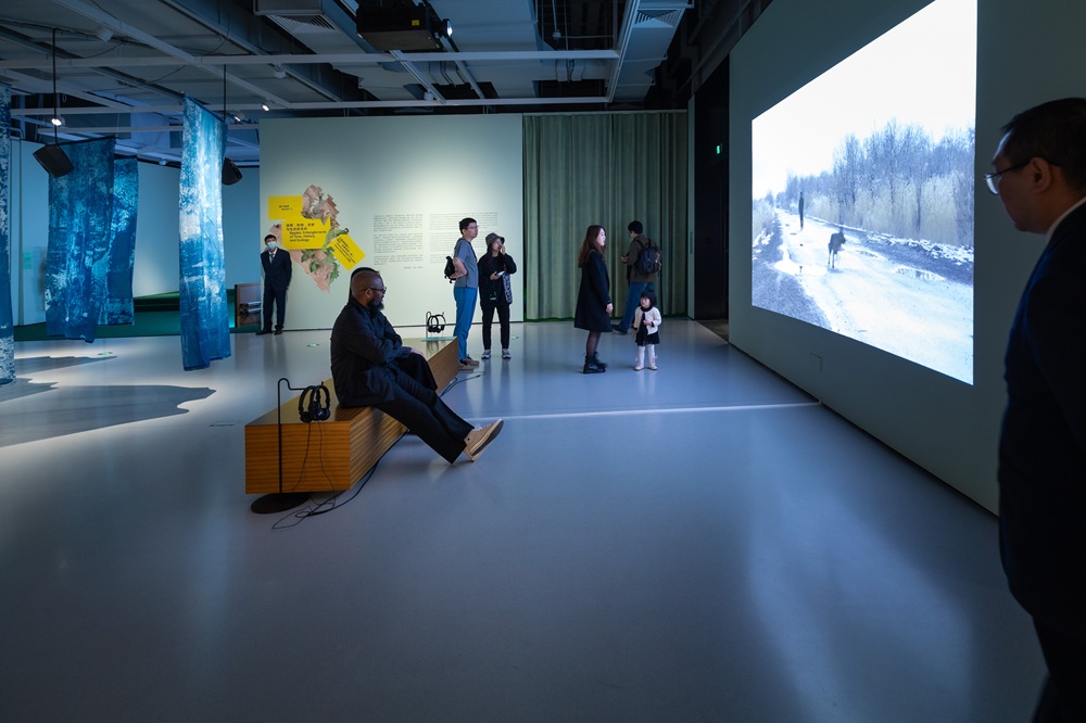 广州影像三年展 2025.展览现场.jpg