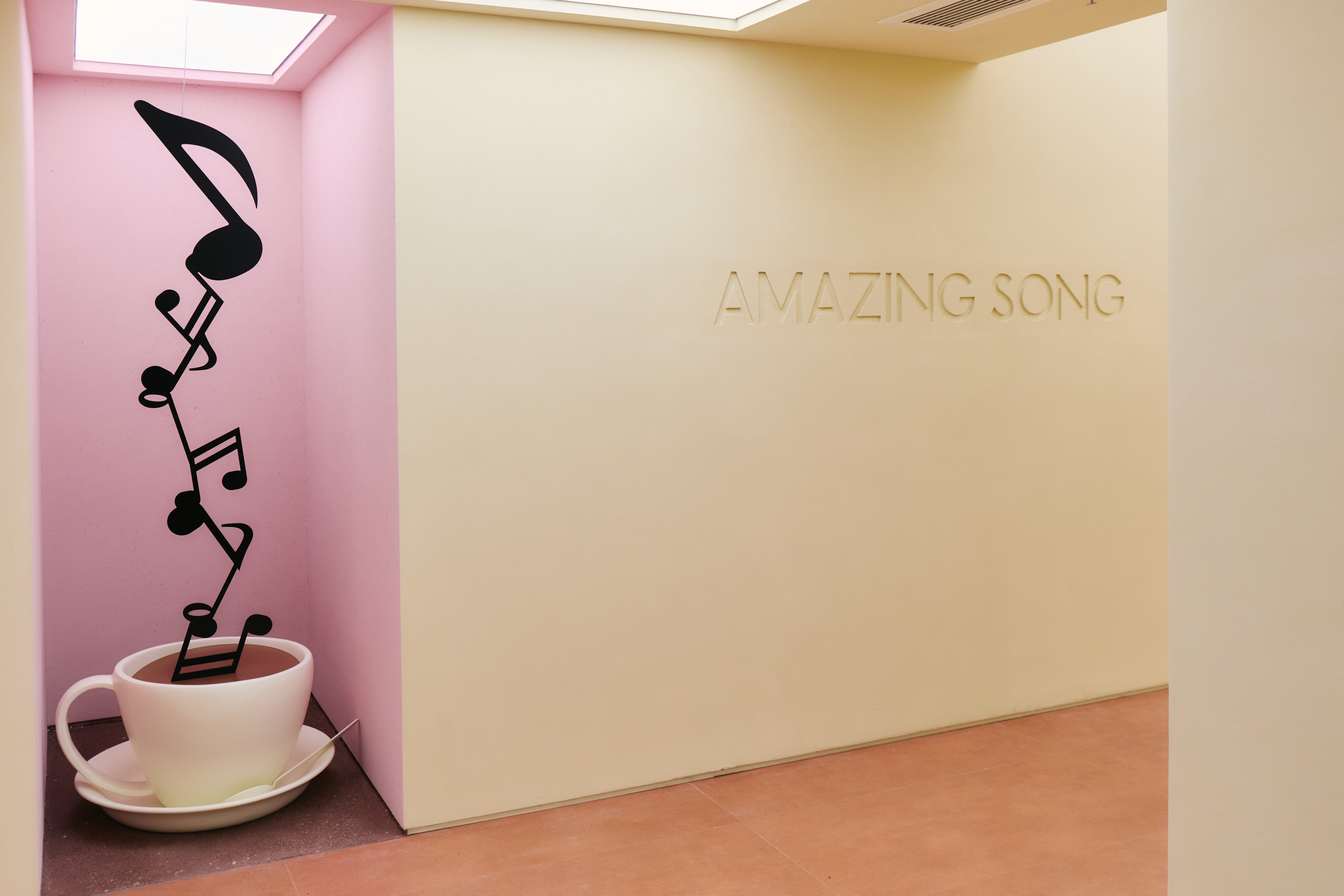 amazing song 乙颂携手品牌代言人陈都灵首发呈献高端「白金标系列」